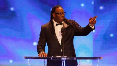 Booker T: 'No creo que AEW y WWE sean competencia, sino alternativas'