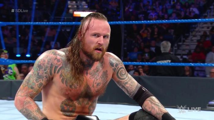 Aleister Black derrota a Andrade en SmackDown Live