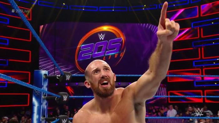 Oney Lorcan y Cedric Alexander avanzan a las semifinales del torneo celebrado en 205 Live