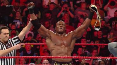 Bobby Lashley se convierte en el nuevo campeón Intercontinental tras derrotar a Finn Bálor en Raw