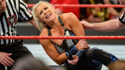 WWE Raw: Dana Brooke sufre una lesión en el brazo - Aparición de Dean Ambrose fuera de antena