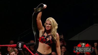 Toni Storm retiene el Campeonato femenino de NXT UK ante Jinny