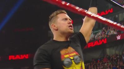 The Miz ataca a Shane McMahon durante Monday Night RAW