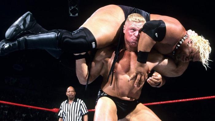 Bruce Prichard afirma que Brock Lesnar compró un jet privado para viajar solo en 2004