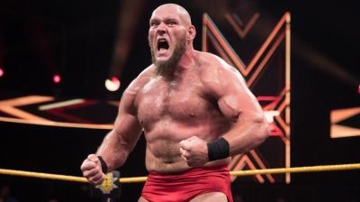 Lars Sullivan es multado con 100 mil dólares por WWE