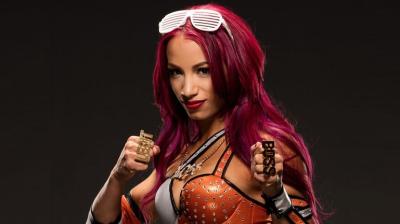 Sasha Banks interactúa nuevamente con AEW tras la noticia de TNT