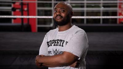 WWE cambia el nombre de Stokely Hathaway a Malcolm Bivens