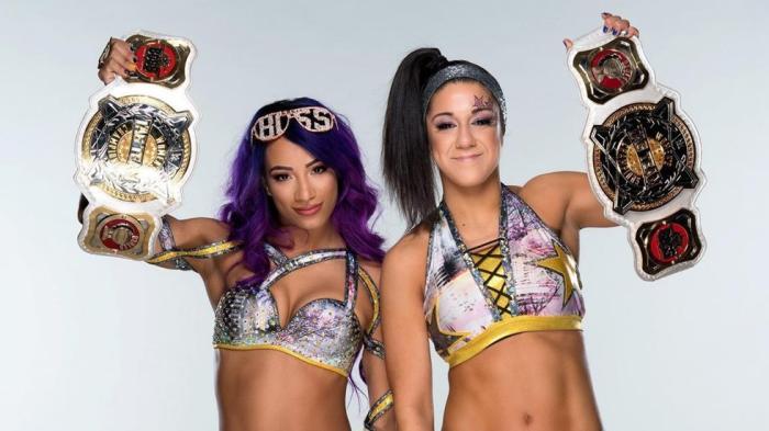 Se revela otro motivo por el que Sasha Banks y Bayley protestaron durante el fin de semana de WrestleMania