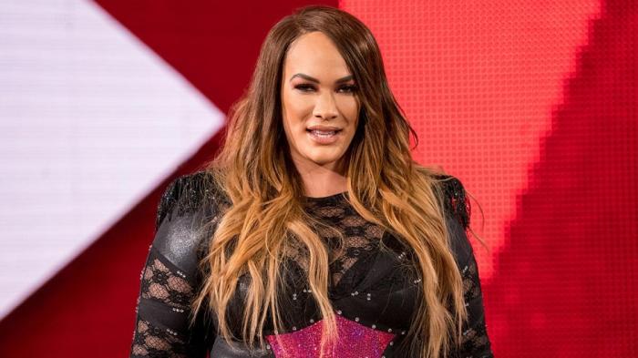 Nia Jax es operada con éxito de su lesión en las rodillas