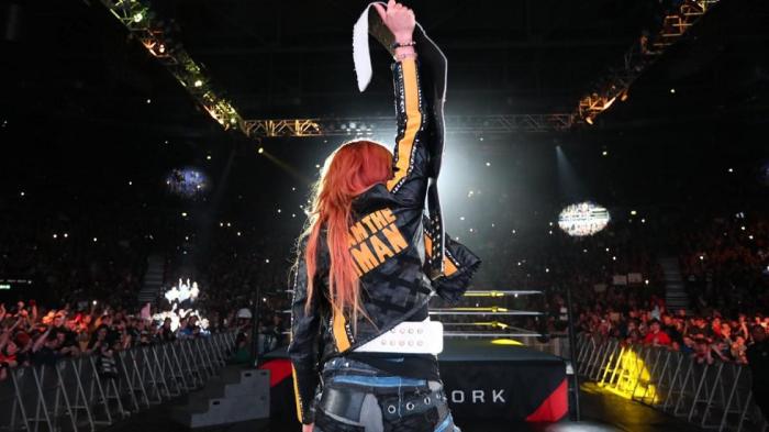 WWE noticias: Especial WWE 24 sobre Becky Lynch anunciado - Nikki Cross insinúa una nueva personalidad
