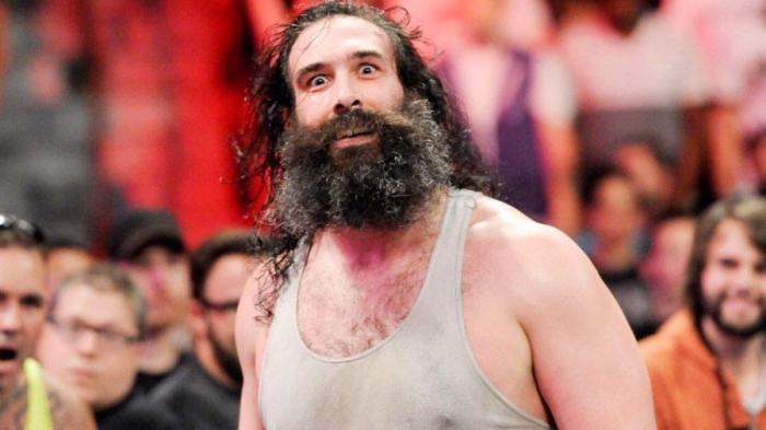 La estancia de Luke Harper en WWE se complica con el paso de las semanas