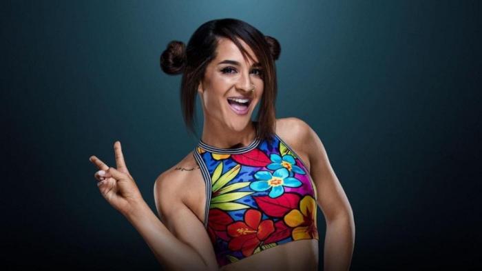 Dakota Kai brinda una actualización sobre su lesión de rodilla