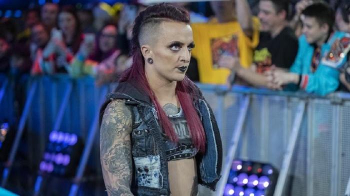 Ruby Riott es operada tras sufrir una lesión de hombros