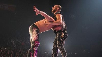 Jon Moxley explica con detalles cómo fue su debut en AEW durante Double or Nothing