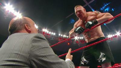 Brock Lesnar ataca brutalmente a Seth Rollins durante Monday Night RAW