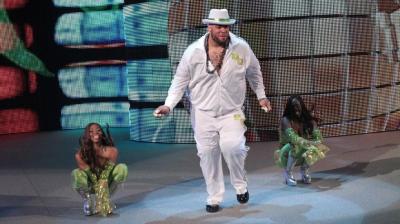 Salen a la luz algunos de los mensajes por los que Brodus Clay ha sido acusado de acoso sexual