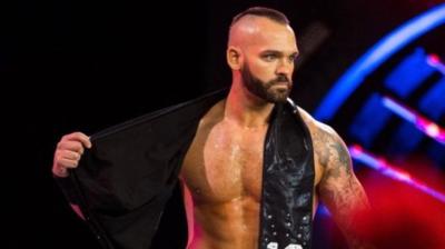 Shawn Spears podría contar con un manager en All Elite Wrestling