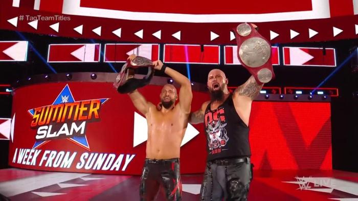 The O.C. se alzan con los Campeonatos por Parejas en Monday Night RAW