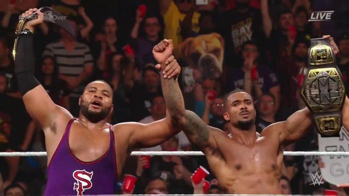 The Street Profits retienen los Campeonatos por Parejas de NXT en TakeOver: Toronto