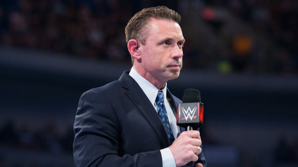 Michael Cole podría recalar en la mesa de comentaristas de WWE SmackDown Live en su llegada a FOX