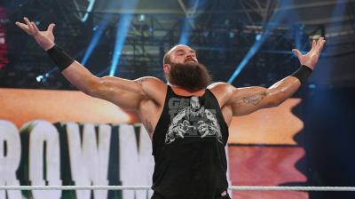 Braun Strowman aplica su primer Moonsault en caída libre