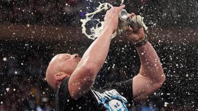 Steve Austin no estaba originalmente programado para cerrar el show de Monday Night Raw