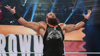 Braun Strowman responde a las críticas por su aparición en un partido de béisbol en FOX