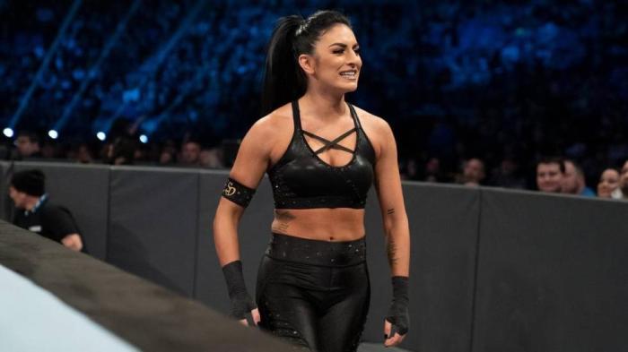 Sonya Deville: 'Quiero inspirar a los jóvenes de la comunidad LGBTQ'