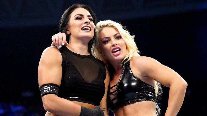 Sonya Deville: 'Fire and Desire merecen ser las próximas campeonas por parejas'