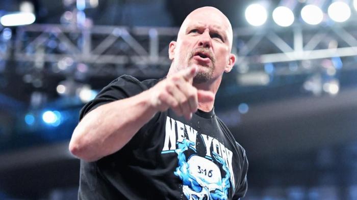 Stone Cold Steve Austin realiza una aparición especial en Monday Night RAW