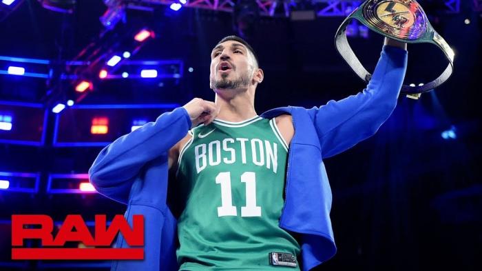 WWE Raw notas: Enes Kanter gana y pierde el Campeonato WWE 24/7 - Steve Austin tras el directo