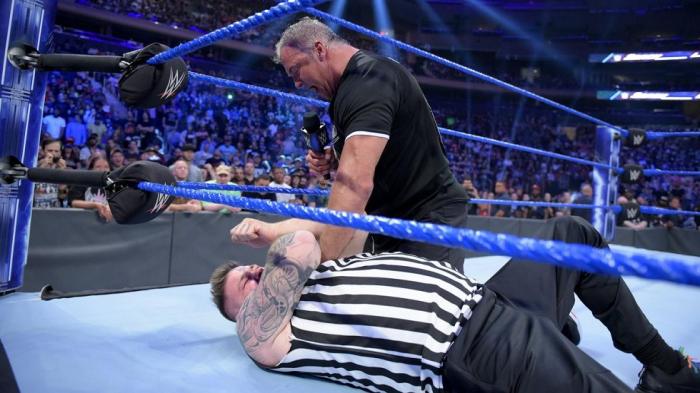 Shane McMahon despide a Kevin Owens en SmackDown Live