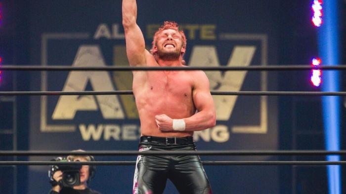 Kenny Omega, sobre NXT vs. AEW: 'Vais a ver estrellas reales, no talentos de desarrollo'