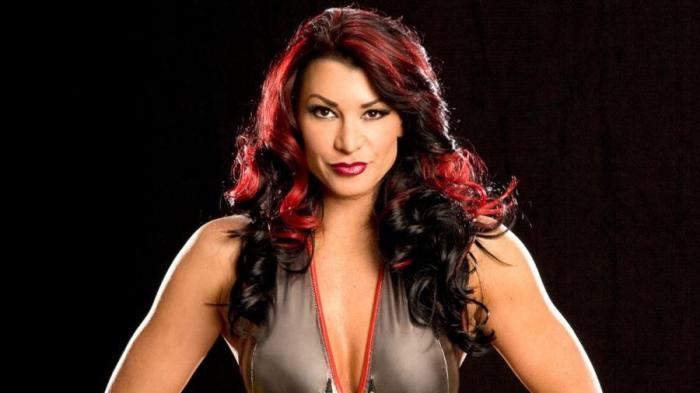 Victoria anuncia su retiro de la lucha libre profesional