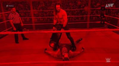 El final de Hell in a Cell provoca el enfado del Universo de WWE a gran escala