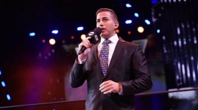 Justin Roberts firma oficialmente con All Elite Wrestling