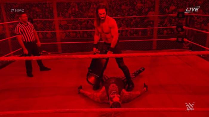 El final de Hell in a Cell provoca el enfado del Universo de WWE a gran escala