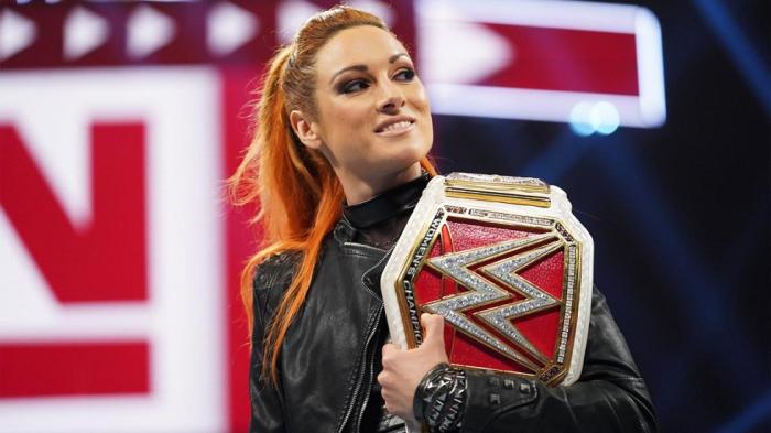 Becky Lynch: 'Quiero volver al evento estelar de WrestleMania, pero no puedo hacerlo sola'