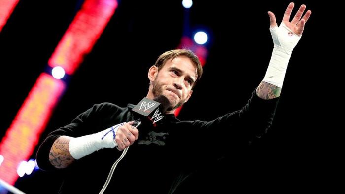 CM Punk responde a la salida de Eric Bischoff de WWE