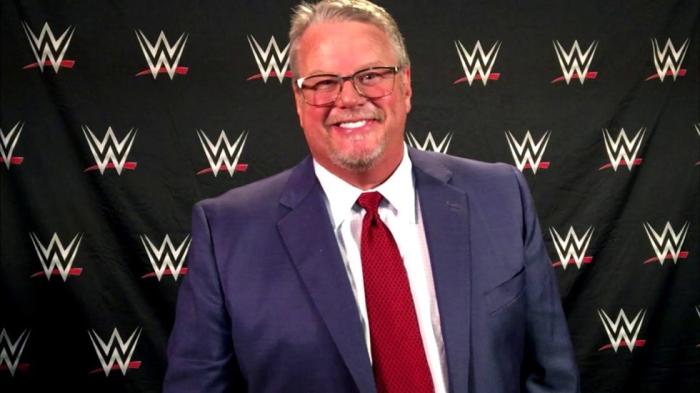 Bruce Prichard habla sobre la salida de Eric Bischoff de WWE