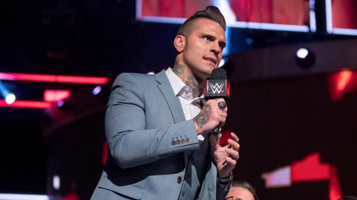 Corey Graves: 'Al talento de WWE no le importa viajar a Arabia Saudí, es un buen día de paga'