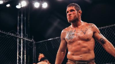 Tom Lawlor firma un contrato multianual con MLW