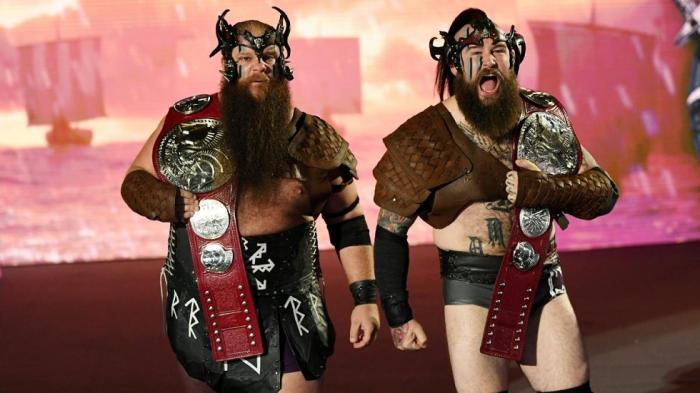 Corey Graves, sobre The Viking Raiders: 'WWE está desperdiciando a uno de los mejores equipos del mundo'