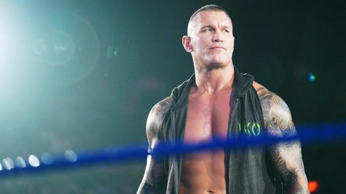 Randy Orton expresa su interés por ayudar a talentos más jóvenes