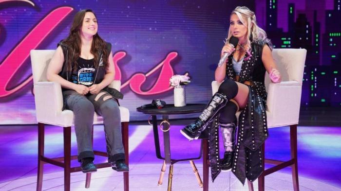 Nikki Cross comenta como es su amistad con Alexa Bliss