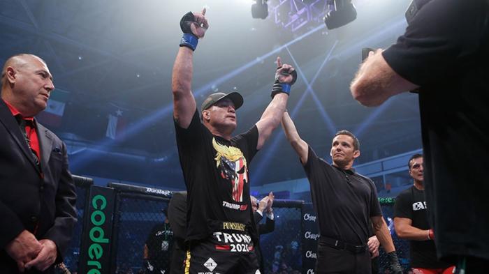 Tito Ortiz vence a Alberto El Patron en Combate Americas