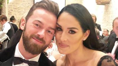 Nikki Bella se compromete con su novio, el bailarín Artem Chigvintsev 