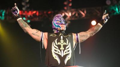 Rey Mysterio: 'Me gustaría enfrentarme a Andrade en un combate máscara contra cabellera'