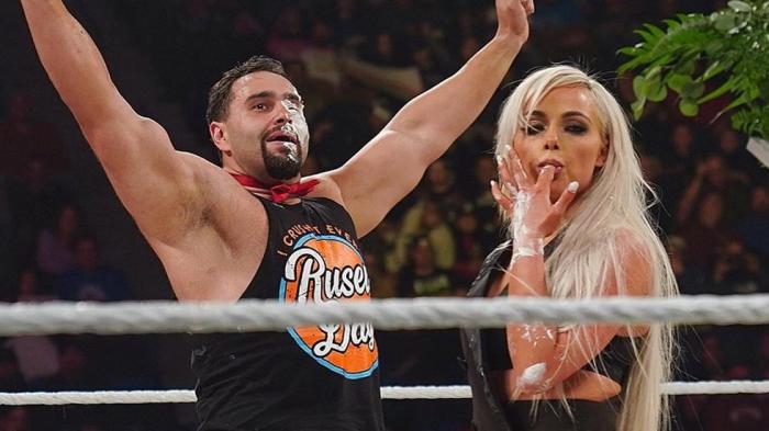 Liv Morgan y Rusev interrumpen la boda de Bobby Lashley y Lana en Monday Night RAW