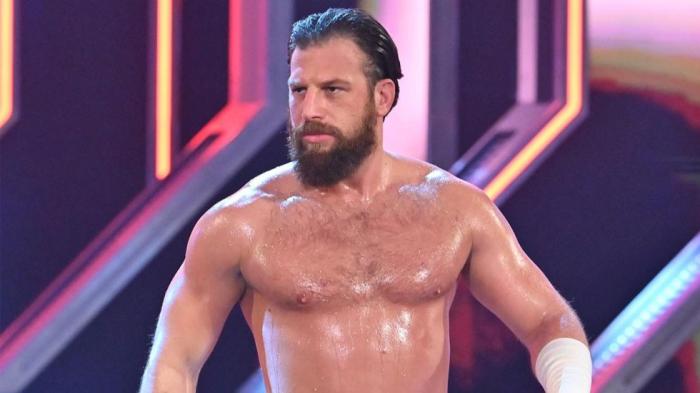 Drew Gulak solicita la patente de su stable en EVOLVE